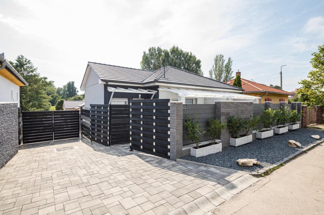 Balatonic Lemon Apartmanhaz Siófok Buitenkant foto