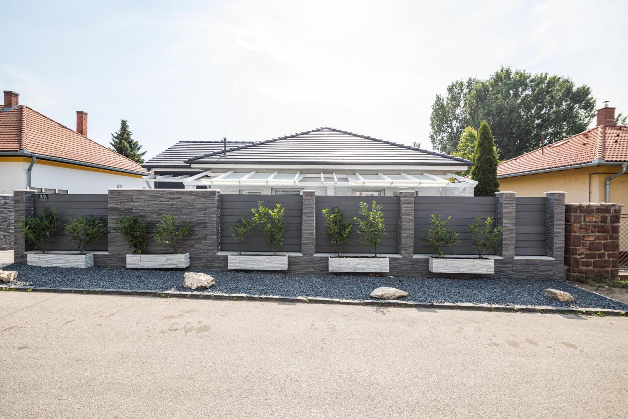 Balatonic Lemon Apartmanhaz Siófok Buitenkant foto