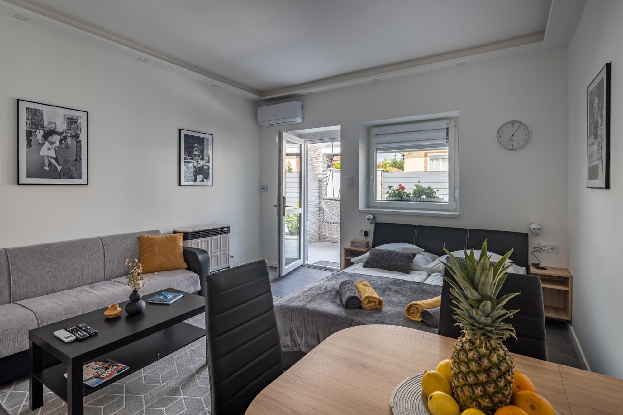 Balatonic Lemon Apartmanhaz Siófok Buitenkant foto