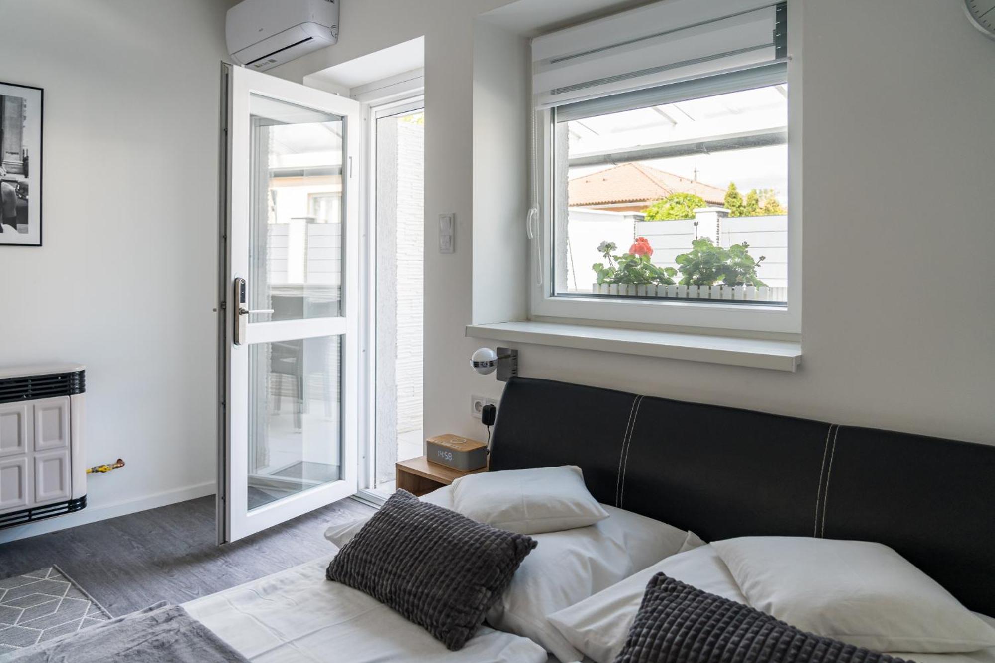 Balatonic Lemon Apartmanhaz Siófok Buitenkant foto