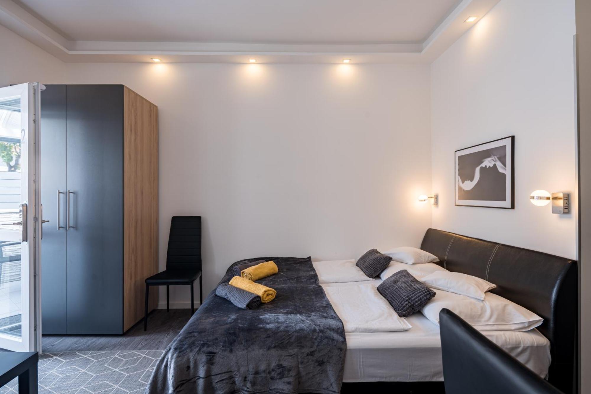 Balatonic Lemon Apartmanhaz Siófok Buitenkant foto