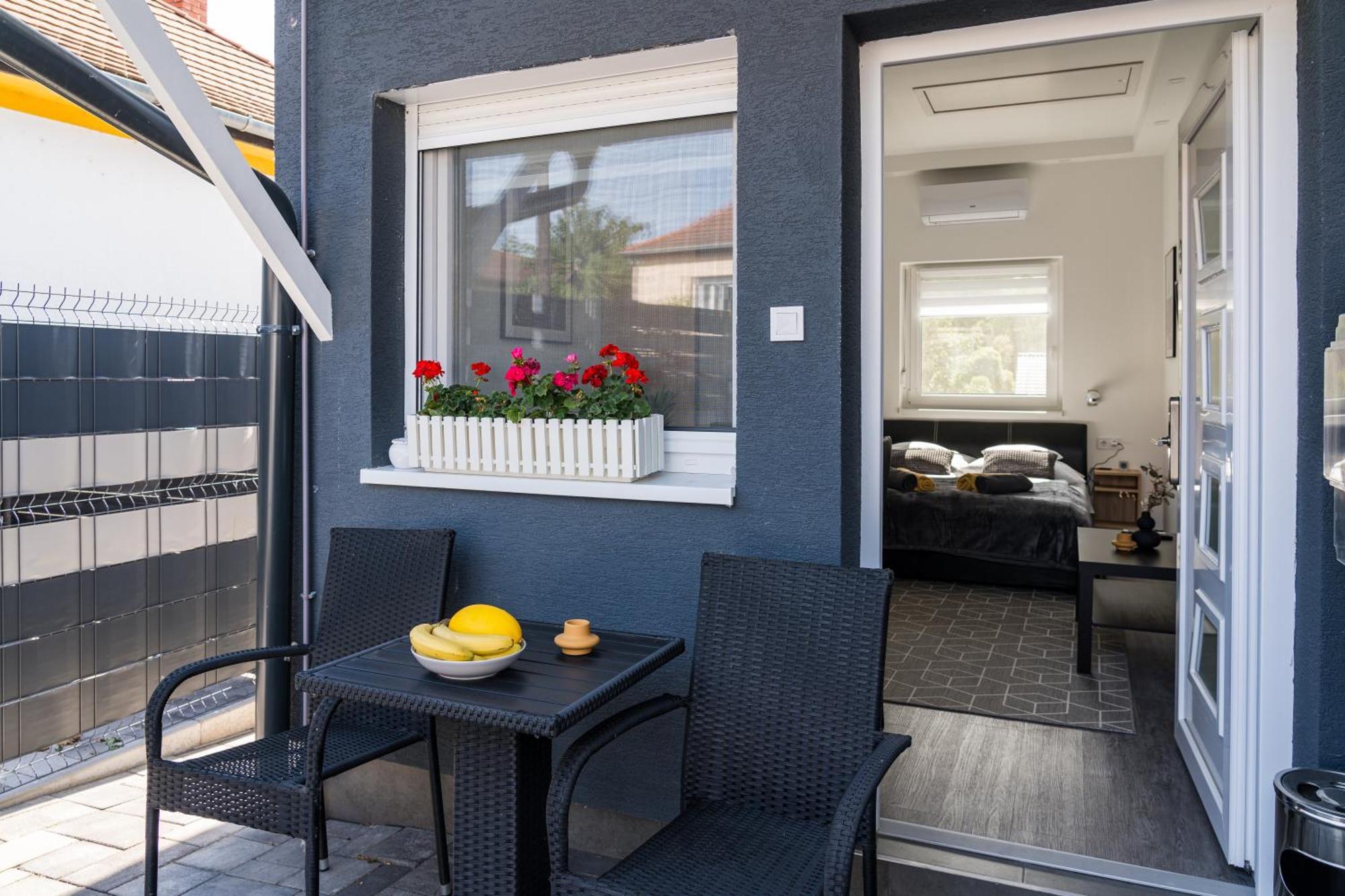 Balatonic Lemon Apartmanhaz Siófok Buitenkant foto