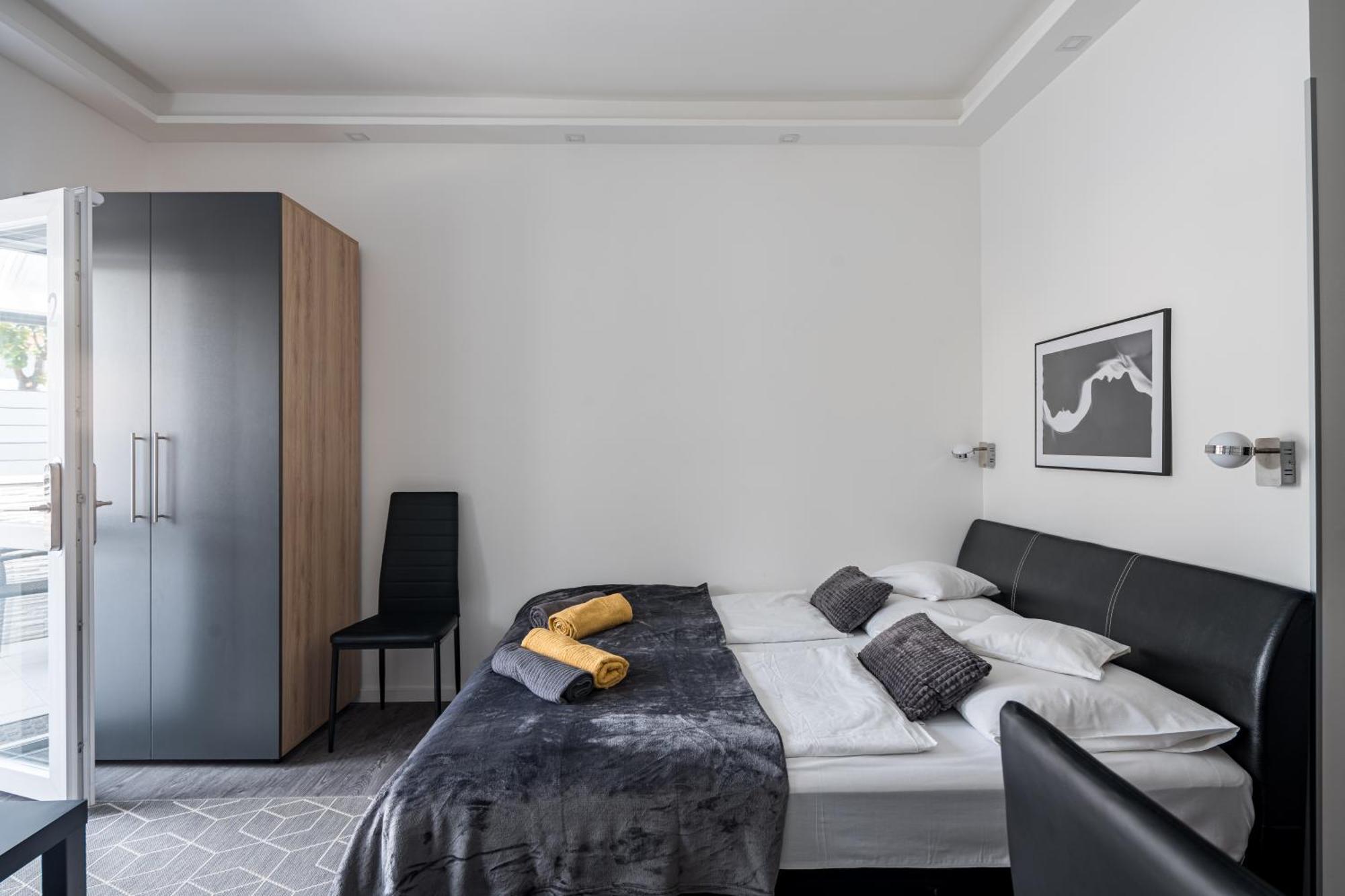 Balatonic Lemon Apartmanhaz Siófok Buitenkant foto