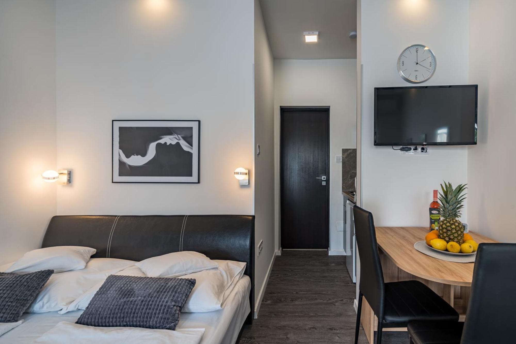 Balatonic Lemon Apartmanhaz Siófok Buitenkant foto