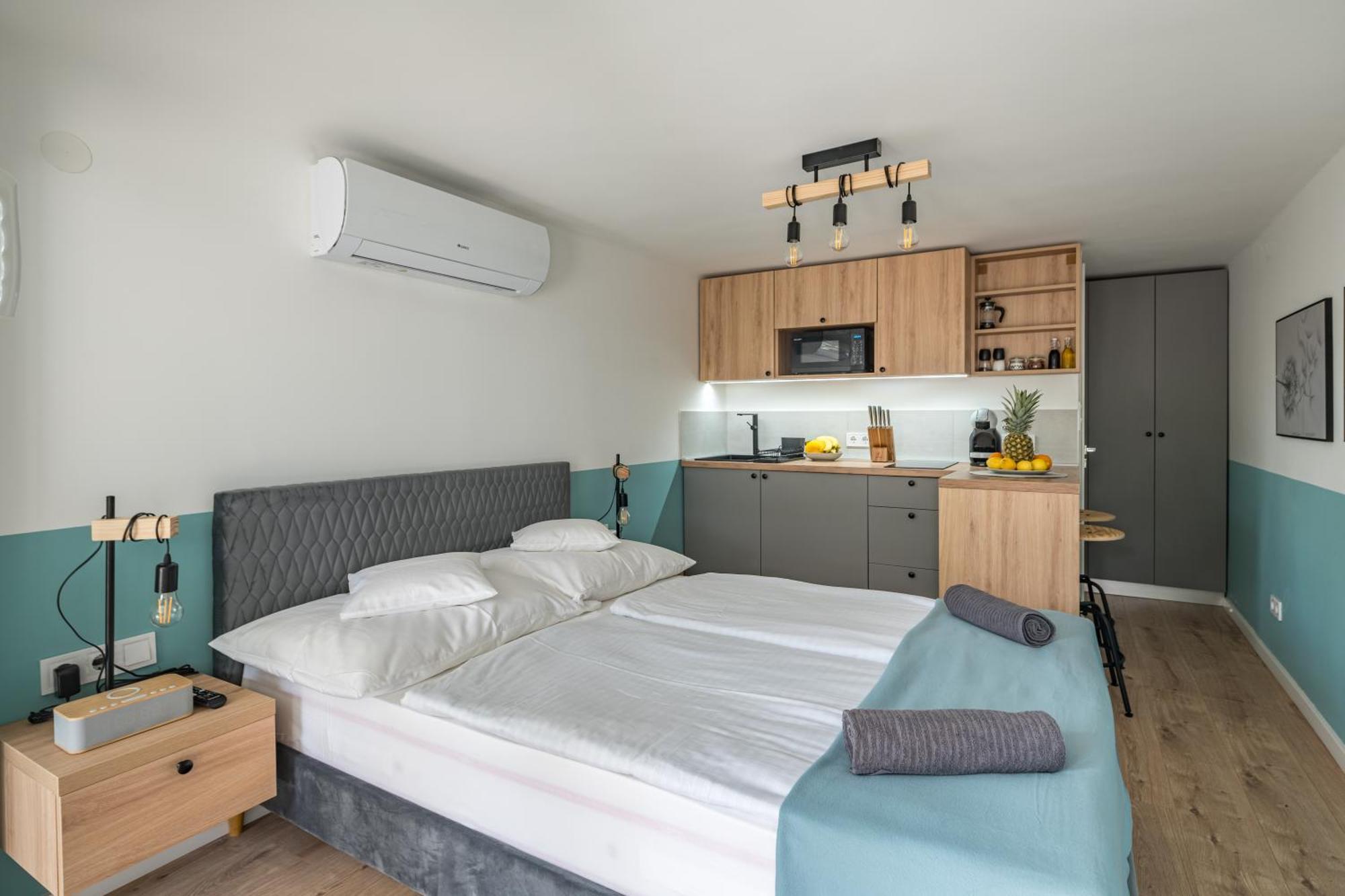 Balatonic Lemon Apartmanhaz Siófok Buitenkant foto