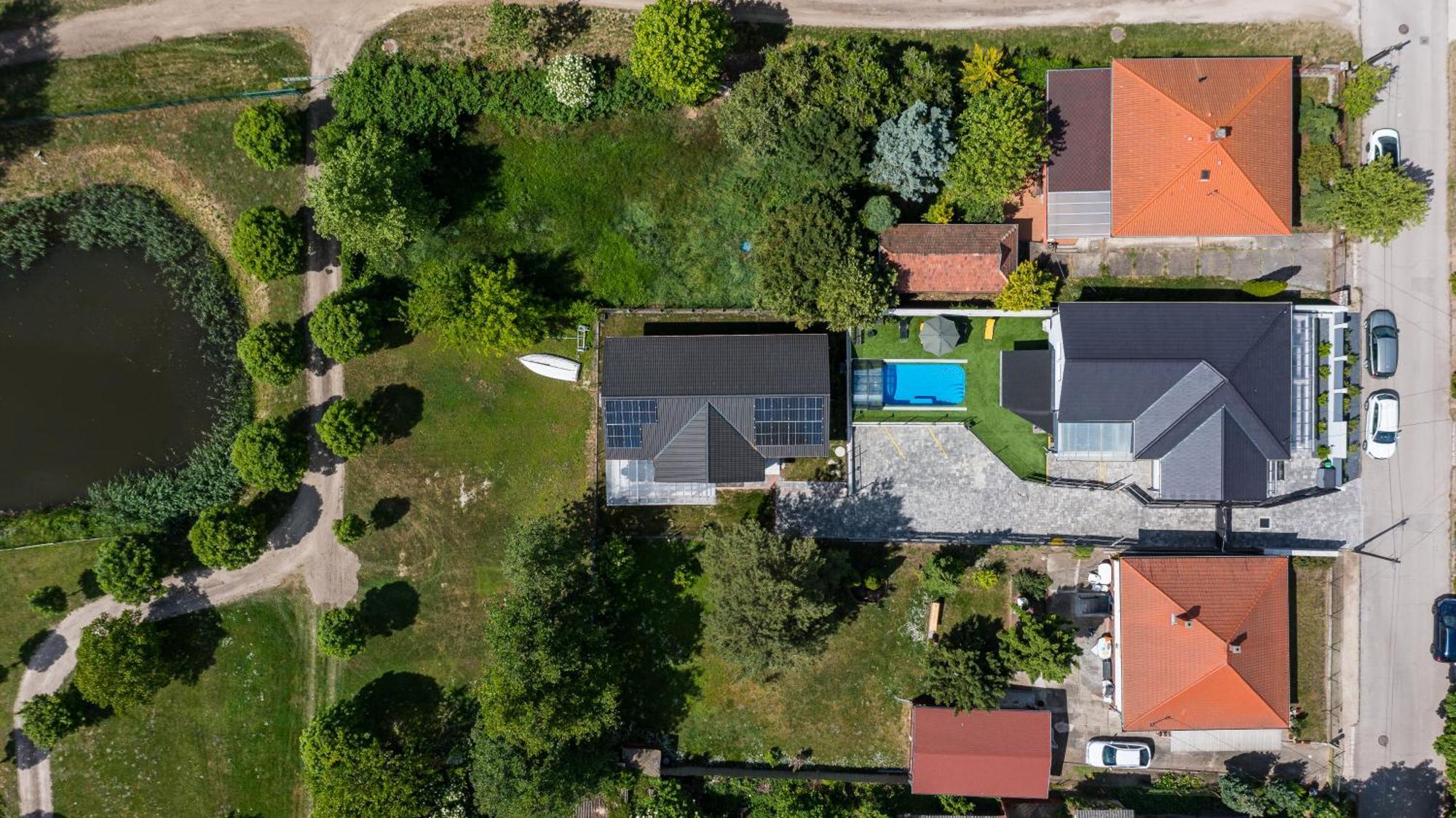 Balatonic Lemon Apartmanhaz Siófok Buitenkant foto