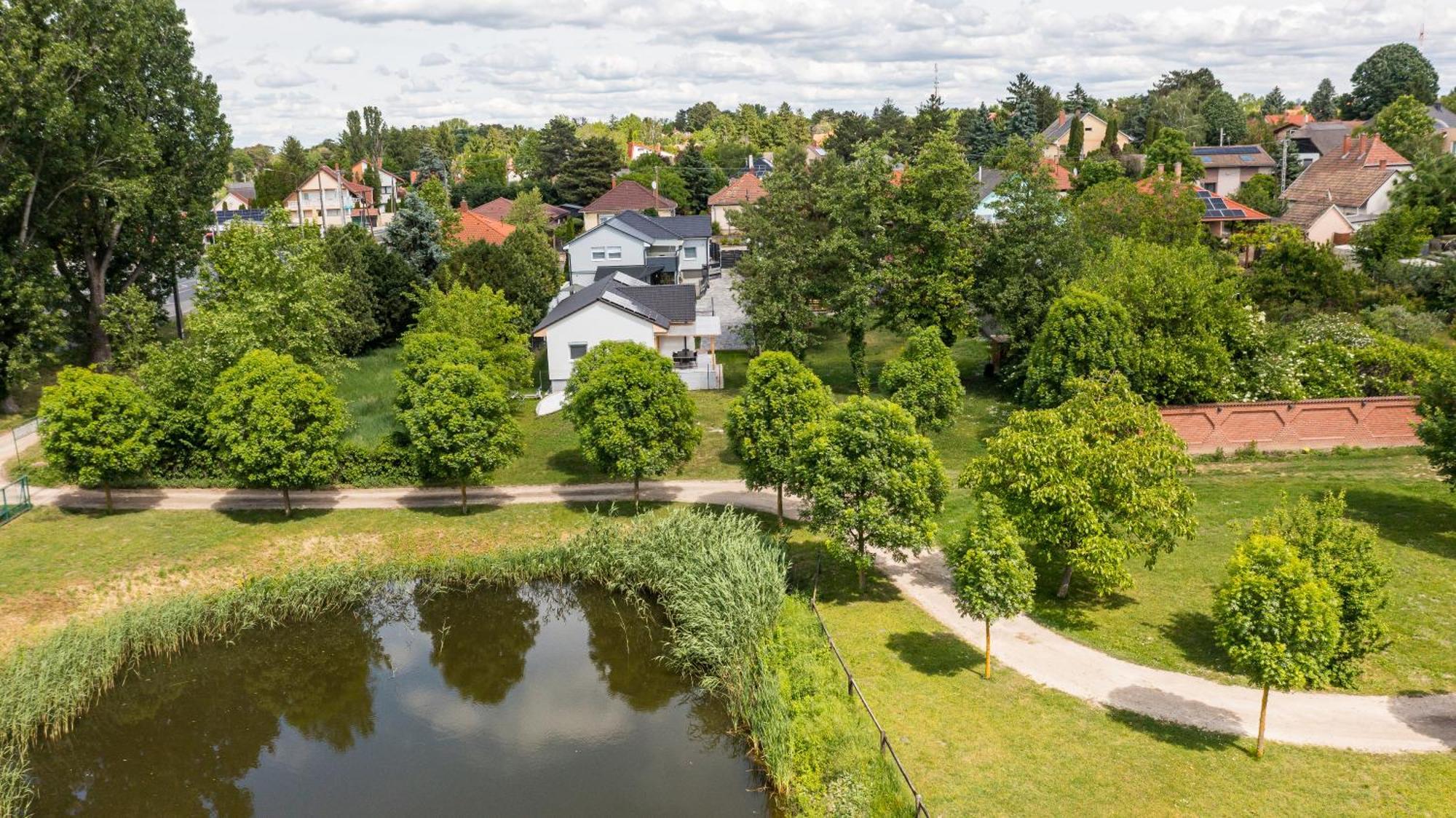 Balatonic Lemon Apartmanhaz Siófok Buitenkant foto