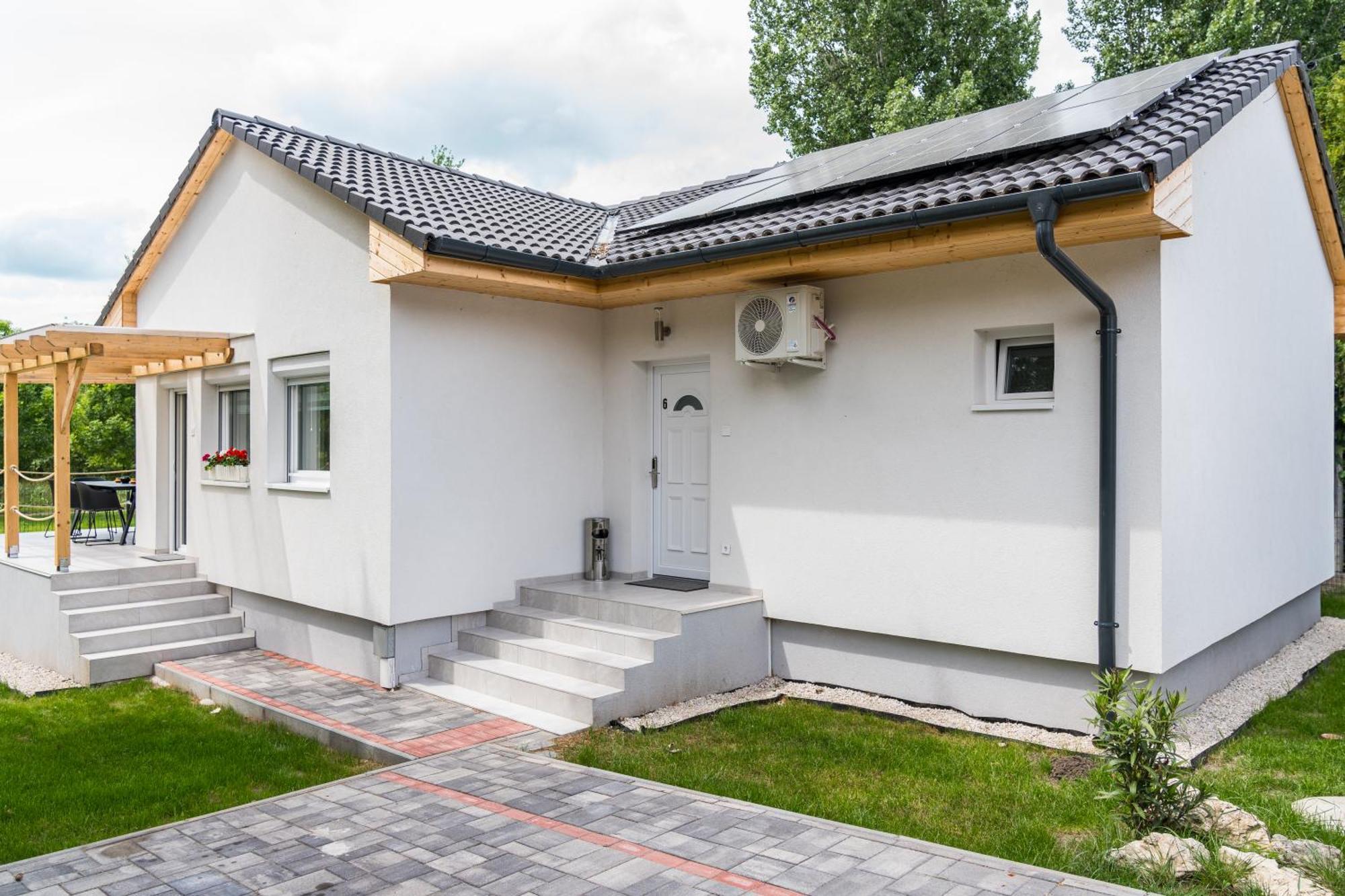 Balatonic Lemon Apartmanhaz Siófok Buitenkant foto