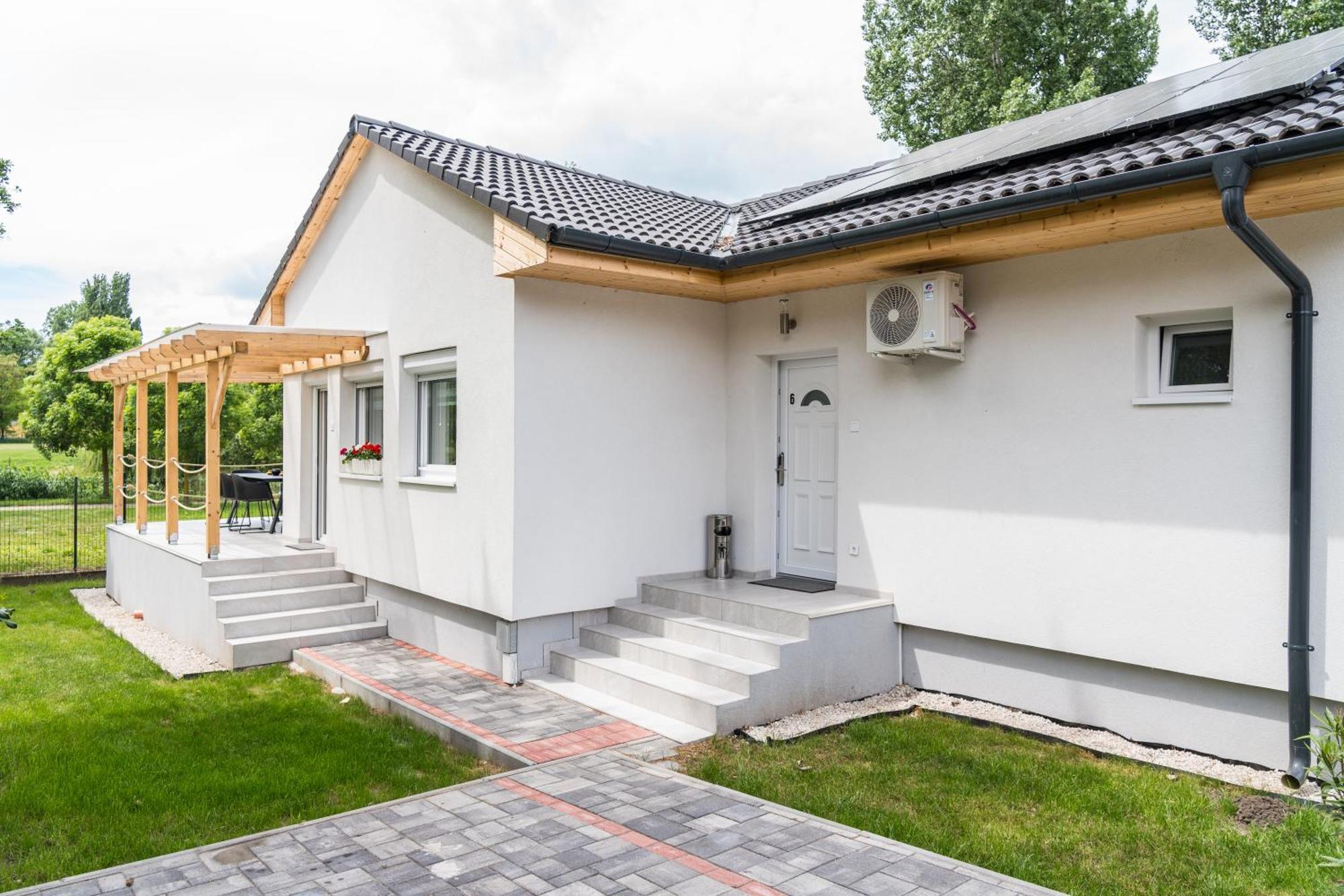 Balatonic Lemon Apartmanhaz Siófok Buitenkant foto