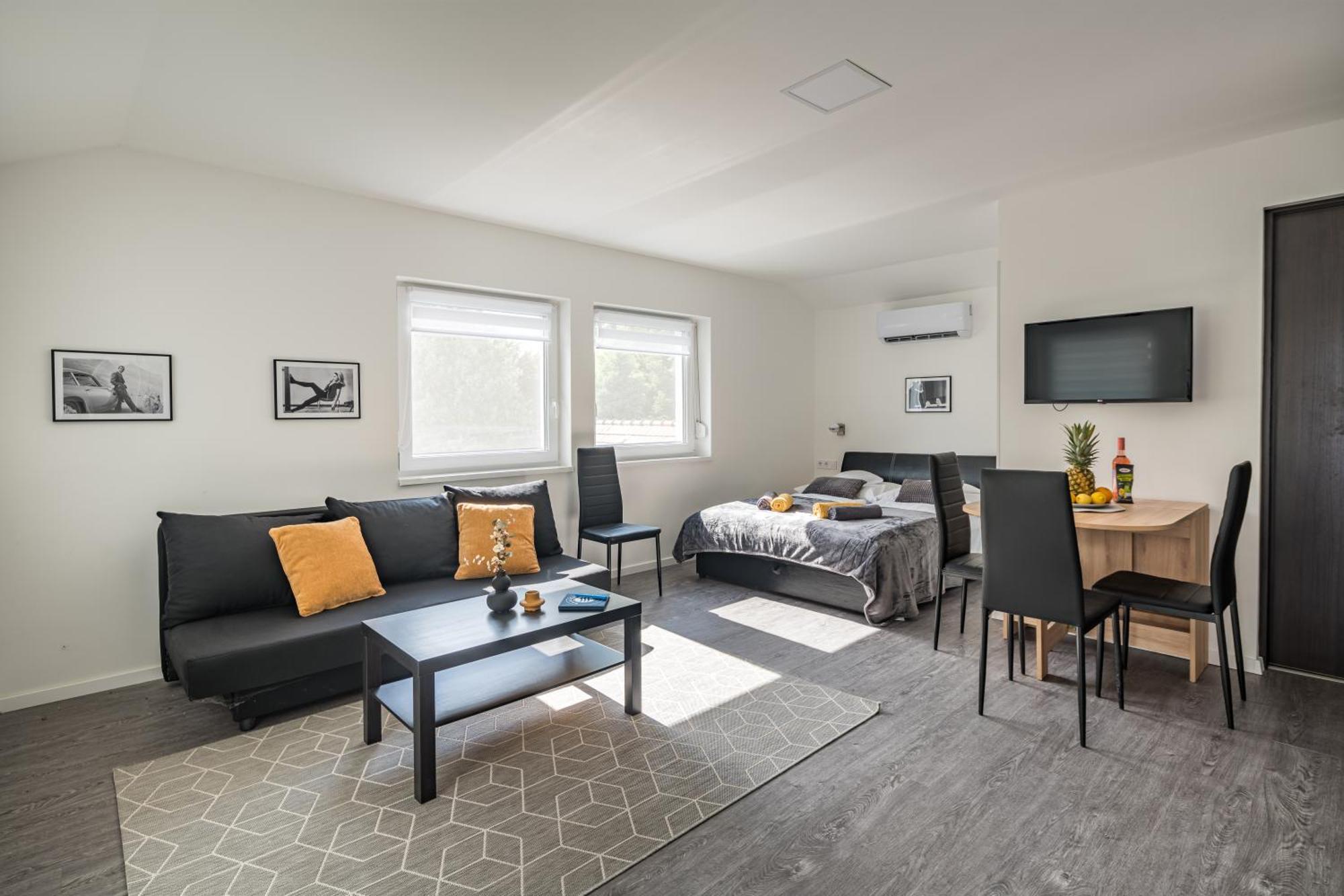 Balatonic Lemon Apartmanhaz Siófok Buitenkant foto